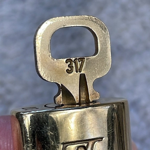 Louis Vuitton Lock and Key Gold Tone Hardware 317 - Picture 4 of 10